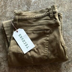 New with tags Tecovas straight cut comfort jeans. Color is Olive Denim